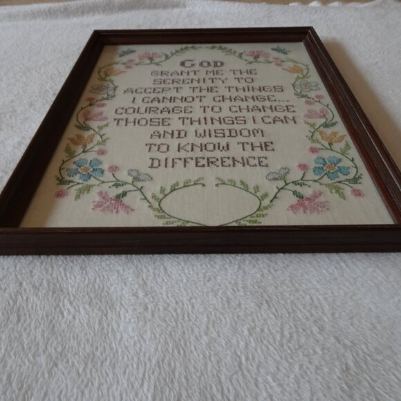 Vintage Framed Embroidery Cross Stitch "Serenity Prayer" Floral Design 17.5"x14" - Picture 13 of 15